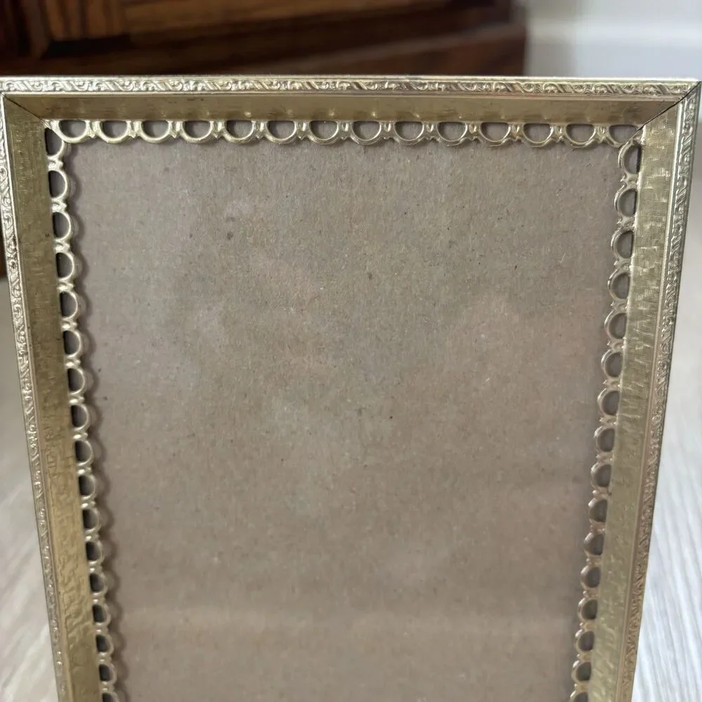 Vintage Ornate Gold Tone Filigree Metal Picture Frame 5x7 Tabletop Easel